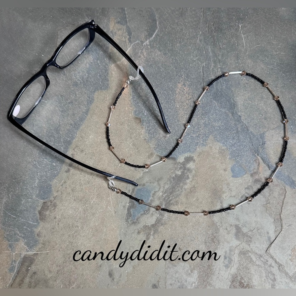 NWT Stylish Silver Bars and Swarovski Crystals Eyeglass Chain